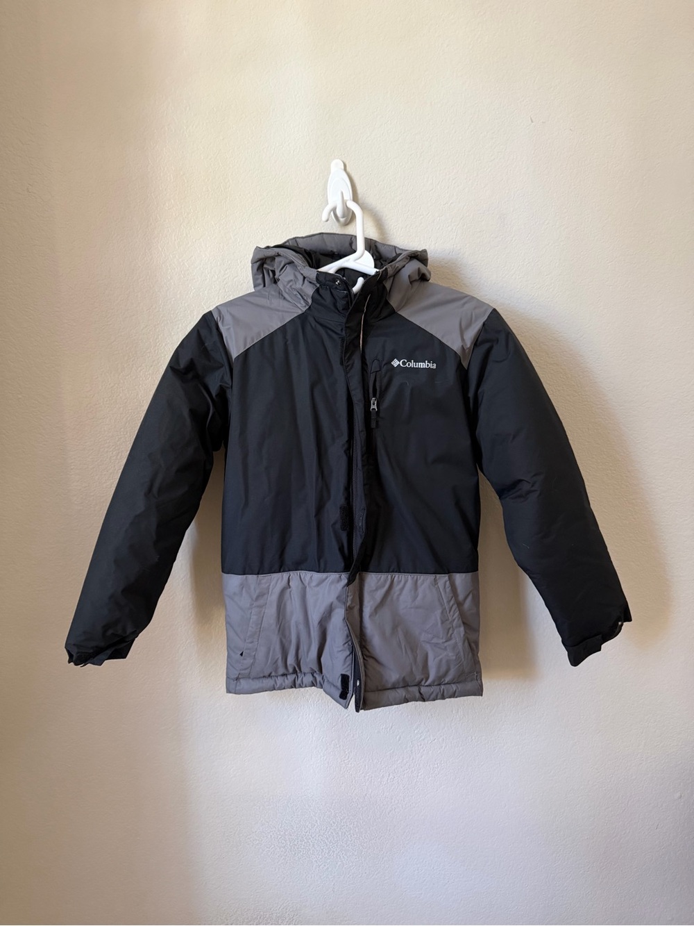 Columbia Kids Hooded Puffer Jacket- M (10/12)